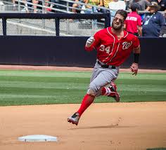 Bryce Harper shows his hustle with the Nationals