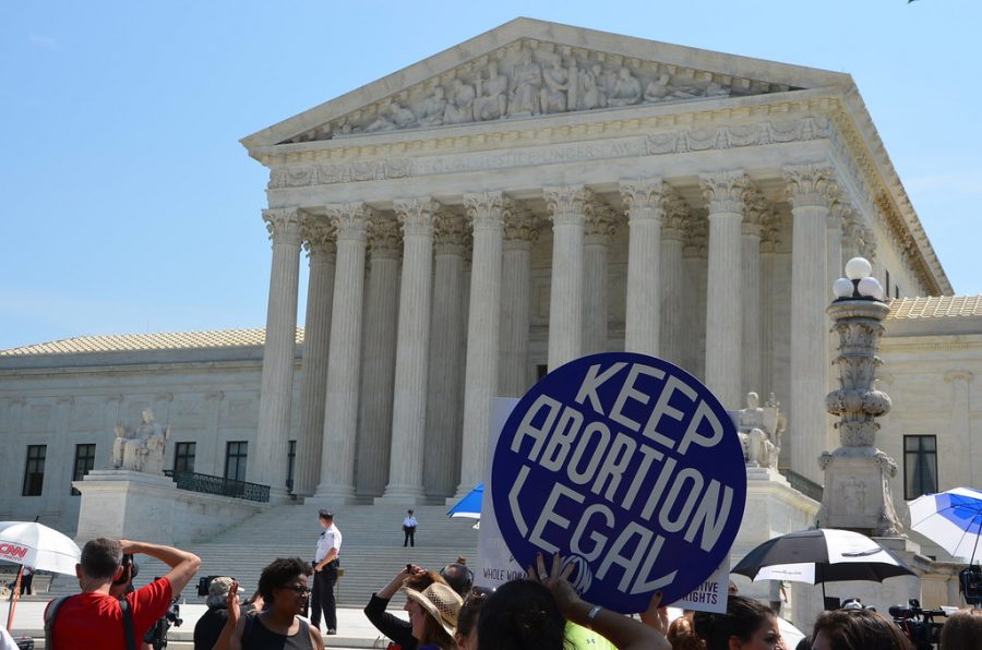 Protestors+outside+of+the+Supreme+Court+building+fight+to+keep+abortion+legal+