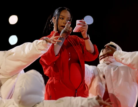 Rihannas amazing product placement at the Super Bowl halftime show increased her sales by 833%.