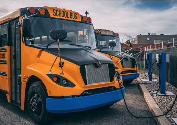 Electric buses charge at their local charging station to welcome students!
